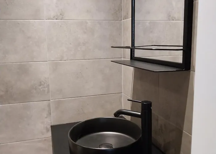 לינה וארוחת בוקר Casa Di Ramatta - Chez L'apicultrice 3*